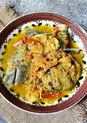 Foto resep Ikan Tongkol Bumbu Kuning Pedas