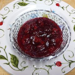 A picture of Lee's Simple Cranberry Sauce.