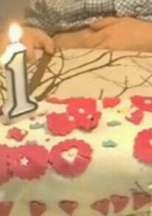 Una foto de Tarta de zanahoria y nueces con fondant