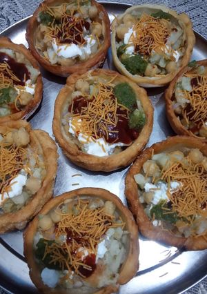 A picture of Katori chaat.
