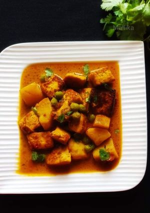 আলু- পনিরের ঝোল(Aloo paneer er jhol recipe in bengali) রেসিপির প্রধান ছবি