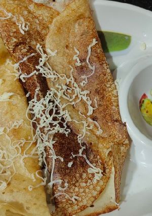 ચીઝ ઢોસા(cheese Dosa Recipe in Gujarati) રેસીપી મુખ્ય ફોટો