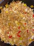 Salteado de arroz y hongos gírgolas