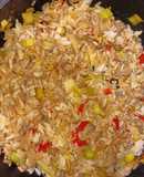 Salteado de arroz y hongos gírgolas