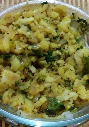 A picture of Kanda Batata Poha (Flattened Rice).