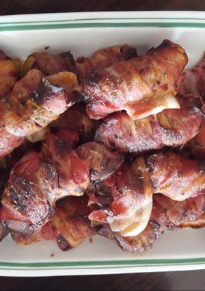 Tepsis baconos csirkemáj recept fotója
