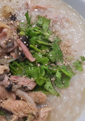 Hình của món Cháo gà nấm.