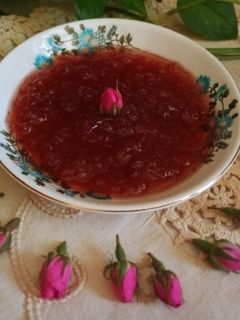عکسی از دستور مربای گل محمدی تازه