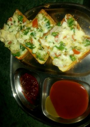 A picture of Bread Pizza.