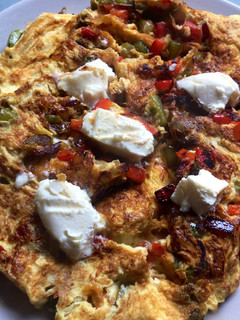 Una foto de Frittata de pimientos y queso de cabra