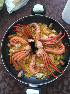 Una foto de Paella de marisco