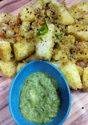 A picture of Fried idli.