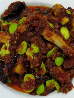 A picture of Sambal Eggplant and bitter bean.