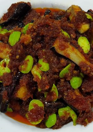 A picture of Sambal Eggplant and bitter bean.