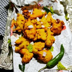 A picture of Cabbage pakoda.