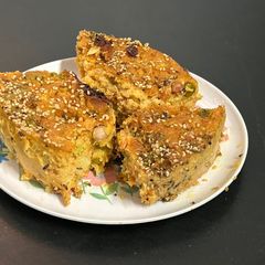 A picture of Handwa(Rice cake).
