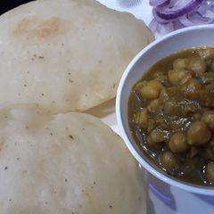 A picture of Chole bhature.