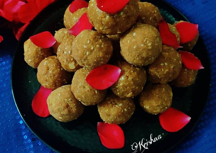 Peanut Jaggery Ladoo