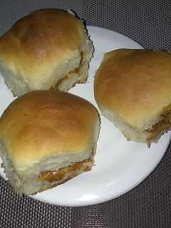 Una foto de Pancitos de leche rellenos