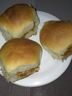 Una foto de Pancitos de leche rellenos