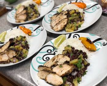 Popular Cuisine Jerk Chicken w Black Bean Pineapple Salsa Restaurant Style