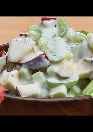 A picture of Waldorf salad.