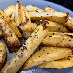 A picture of Roasted Swede chips.