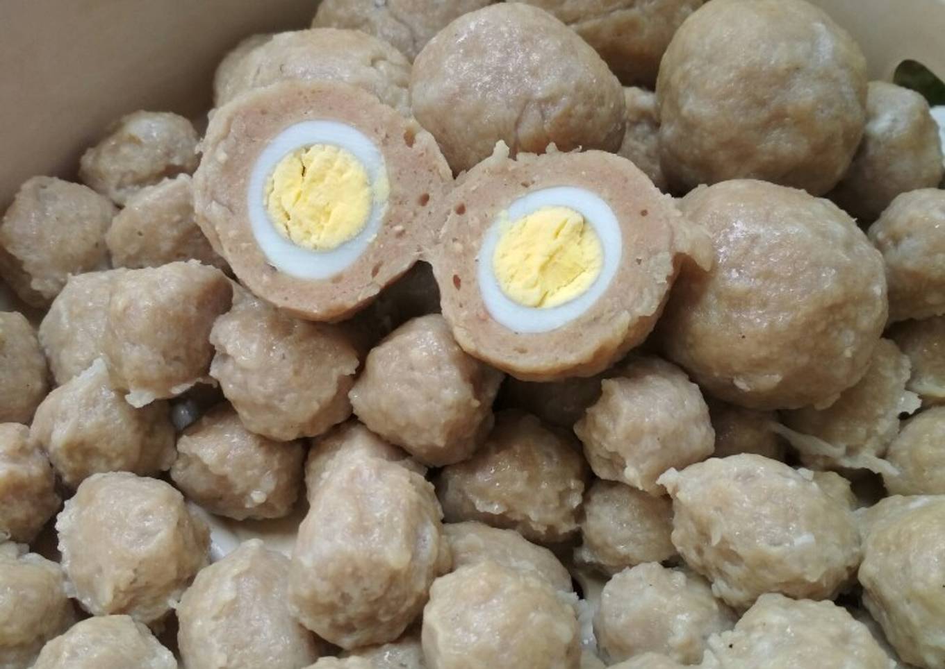 Bakso ayam isi telur puyuh