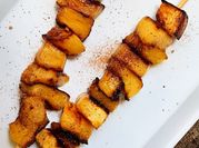 Una foto de pinchos de piña