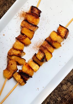 Una foto de Pinchos de piña 🍍 Idea sencilla, fácil, saludable ♥️ 3 ingredientes 🍍 sin azúcar ni edulcorante