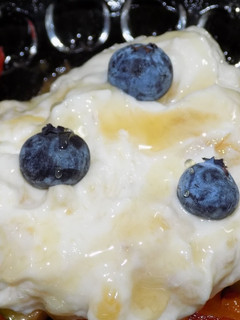 Una foto de Macedonia de frutas con falsa crema