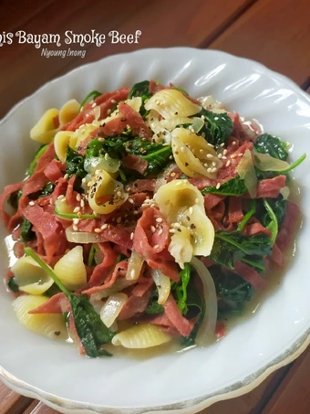 Langkah Gampang Membuat Resep Tumis Bayam Smoke Beef dan Makaroni Anti Ribet, Bikin Ngiler