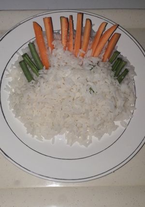 A picture of White rice continental.