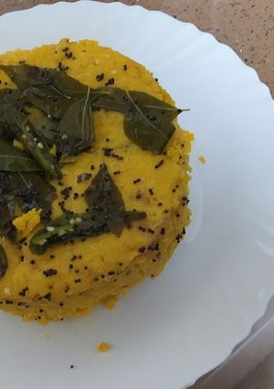 ढोकला (Dhokla recipe in hindi) रेसिपी मुख्य फोटो