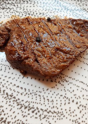 Une photo de Steaks de bœuf mariné