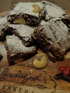 A picture of Cashew brownies.