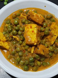 मटर पनीर (Matar paneer recipe in hindi) रेसिपी मुख्य फोटो
