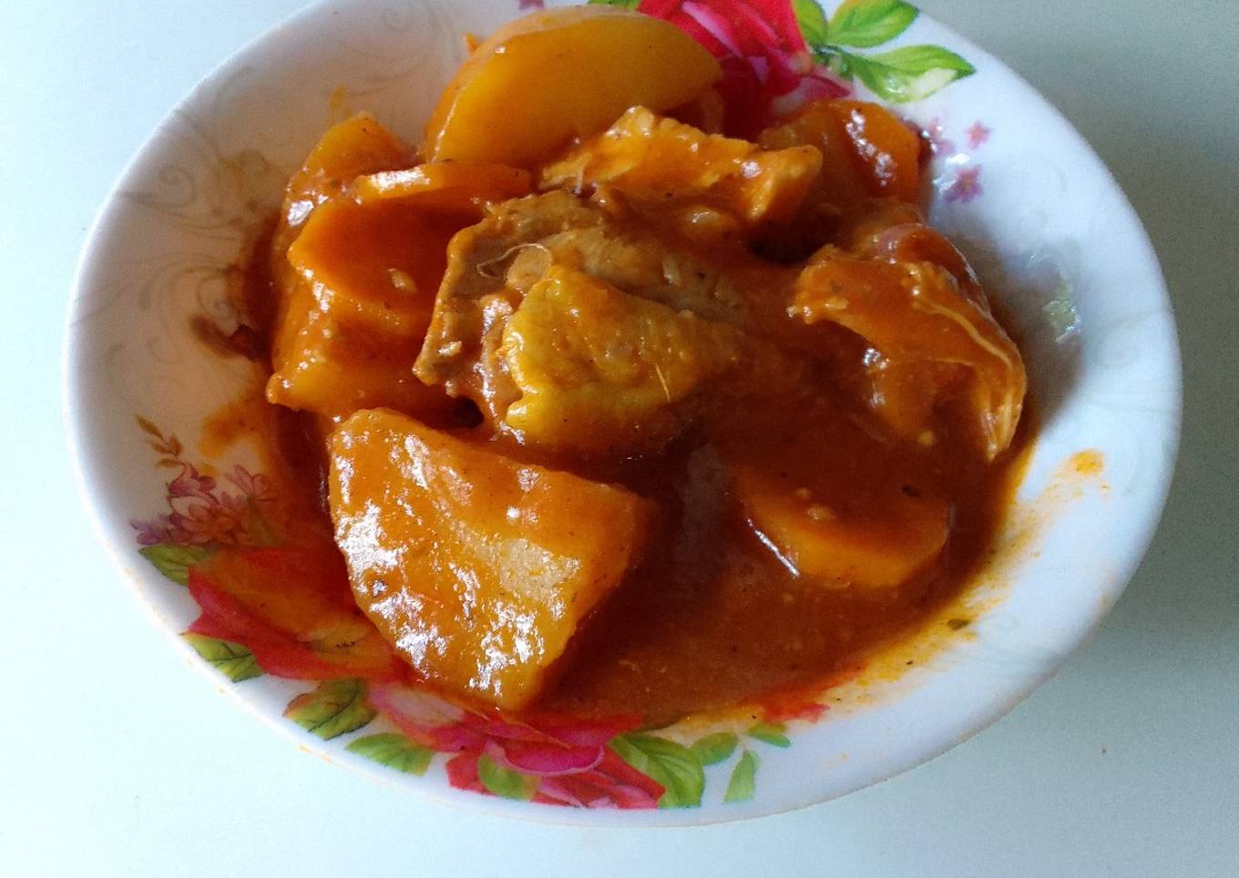 Guiso de pollo con papas y zanahoria