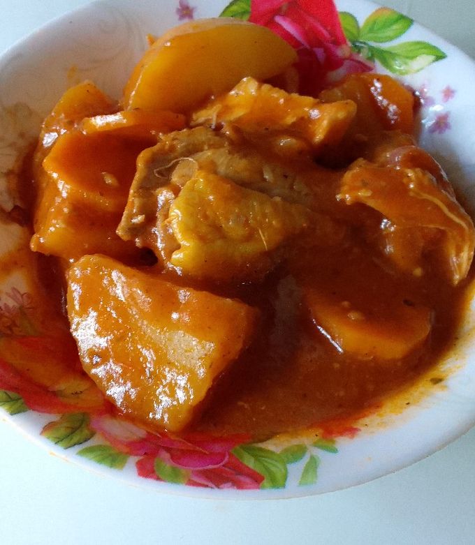 Una foto de Guiso de pollo con papas y zanahoria