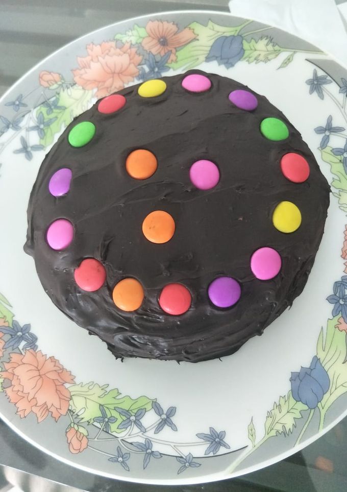 A picture of Eggless chocolate cake.