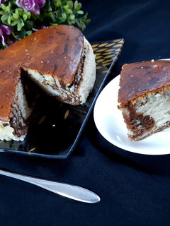 चॉकलेट मार्बल केक (Chocolate marble cake recipe in hindi) रेसिपी मुख्य फोटो