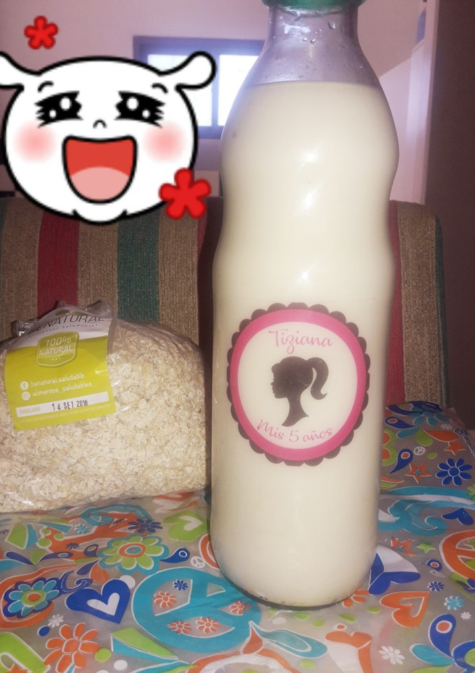 Una foto de Leche de avena casera