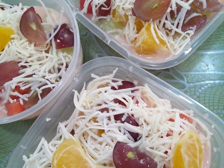Langkah Gampang Membuat Resep Salad buah sup Strawberry (tanpa mayonaise) yang Lezat Anti Ribet, Lezat