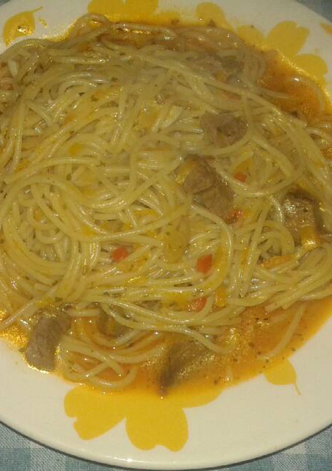 Una foto de Guiso súper fácil y económico de fideos spaguettis