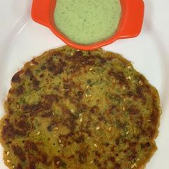 A picture of Bajra (Millet flour) Uttapam.
