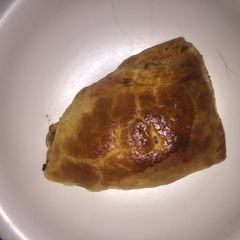 A picture of VOK meat pie.
