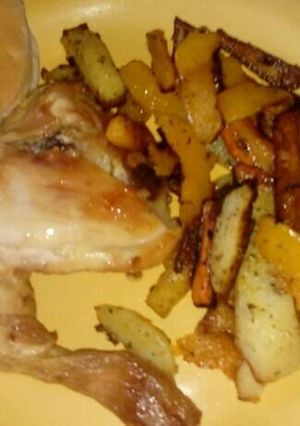 Una foto de Pollo al horno con verduras a la plancha