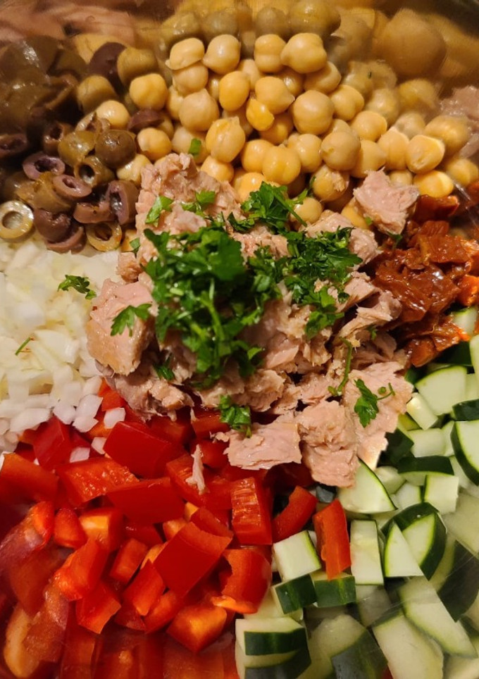Una foto de Ensalada de Garbanzos