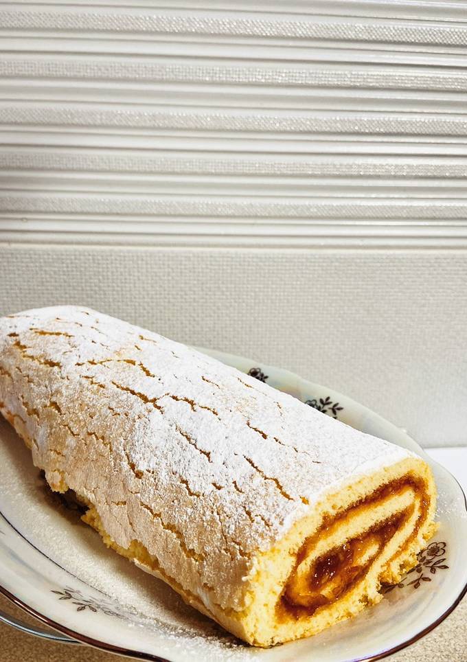 Ніжний бісквітний рулет 💛