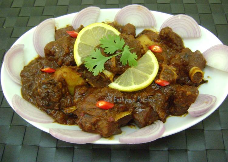 Read This To Change How You Kosha Mangsho (Bengali style Mutton Curry)